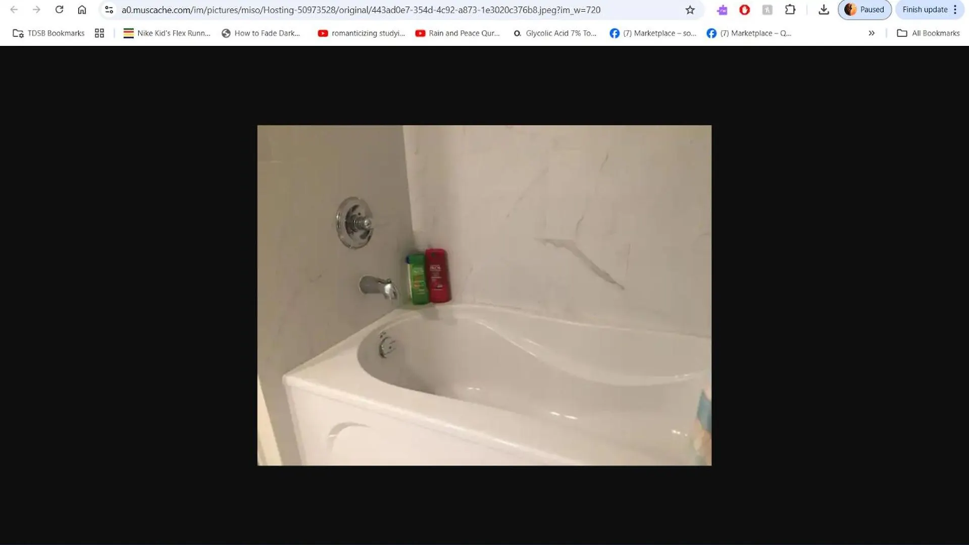 Main Floor Room 4, 22 Minute From Airport Edmonton
